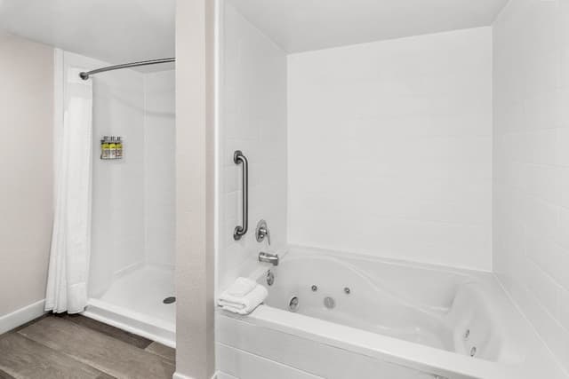 Suite, 1 Bedroom (Boardroom)