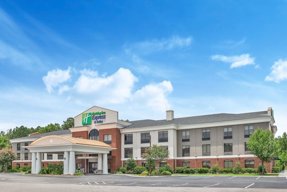 HOLIDAY INN EXPRESS & SUITES H2