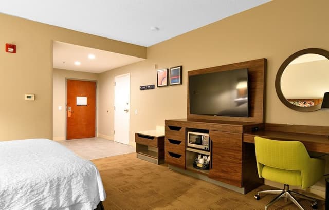 One King Bed, Non-Smoking, Accessible