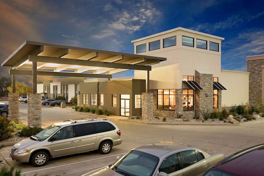 DAYS INN BROOKINGS1