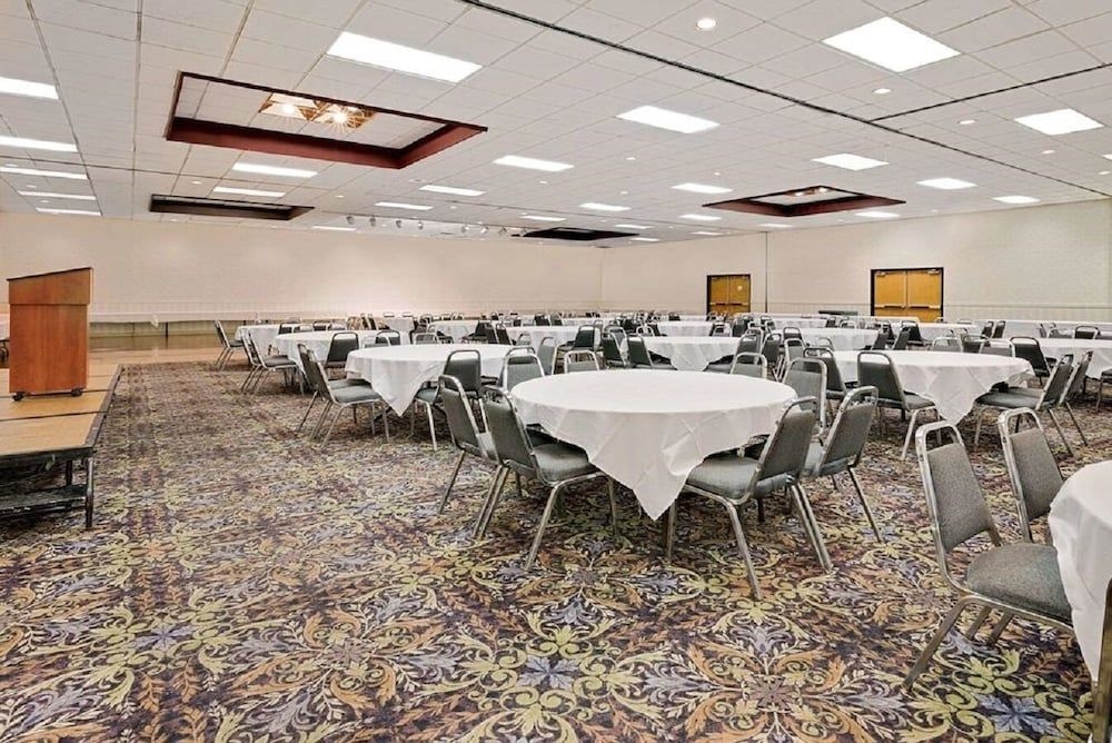 DAYS INN BROOKINGS3