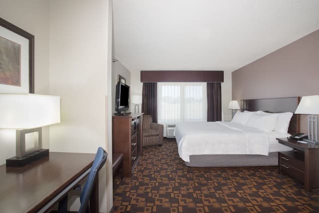 Standard Room, 1 King Bed, Jetted Tub