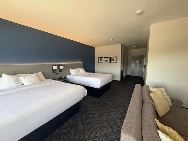 Suite, Multiple Beds, Accessible, Non Smoking (Upgrade)