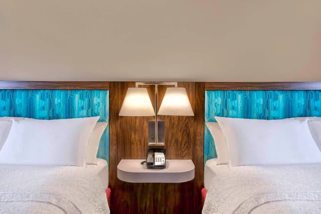 2 QUEEN BEDS NONSMOKING