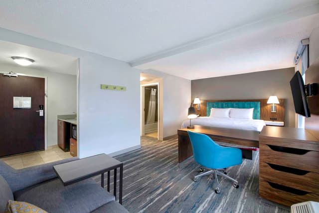 1 KING BED STUDIO SUITE NONSMOKING
