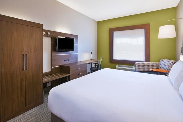 Standard Room, 1 King Bed