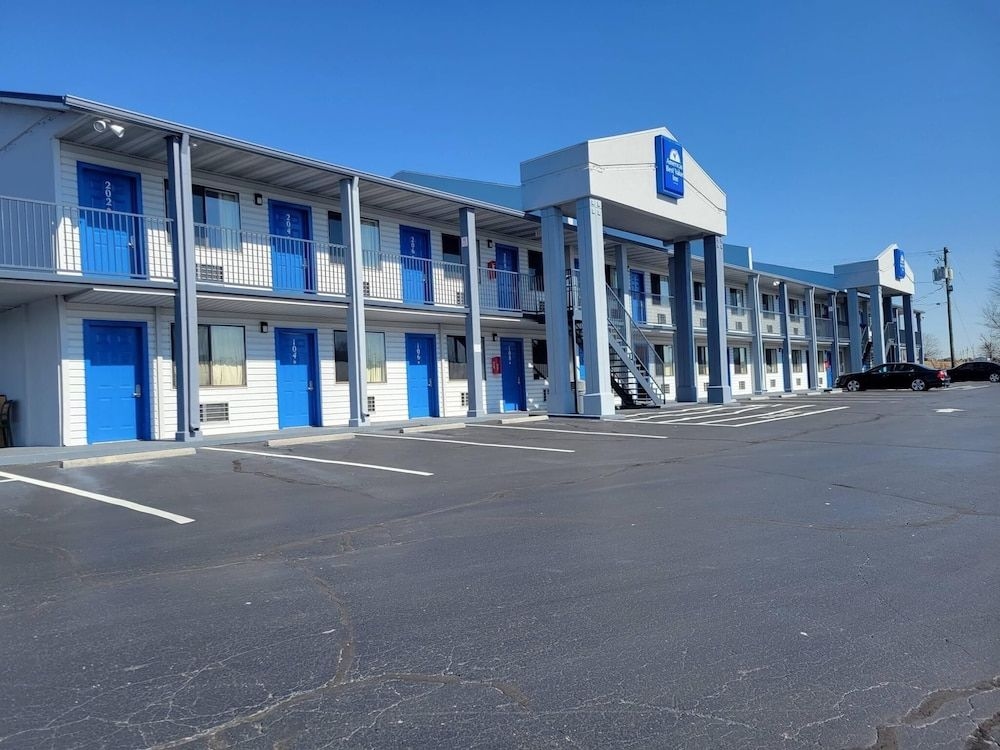 AMERICAS BEST VALUE INN KODAK1