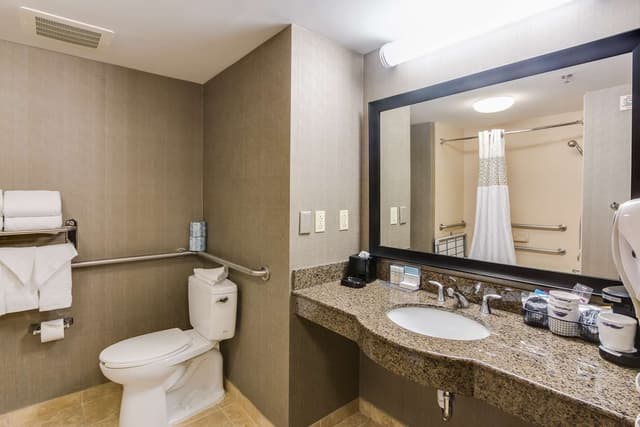 1 KING MOBILITY/HEARING ACCESS W/TUB NONSMOK