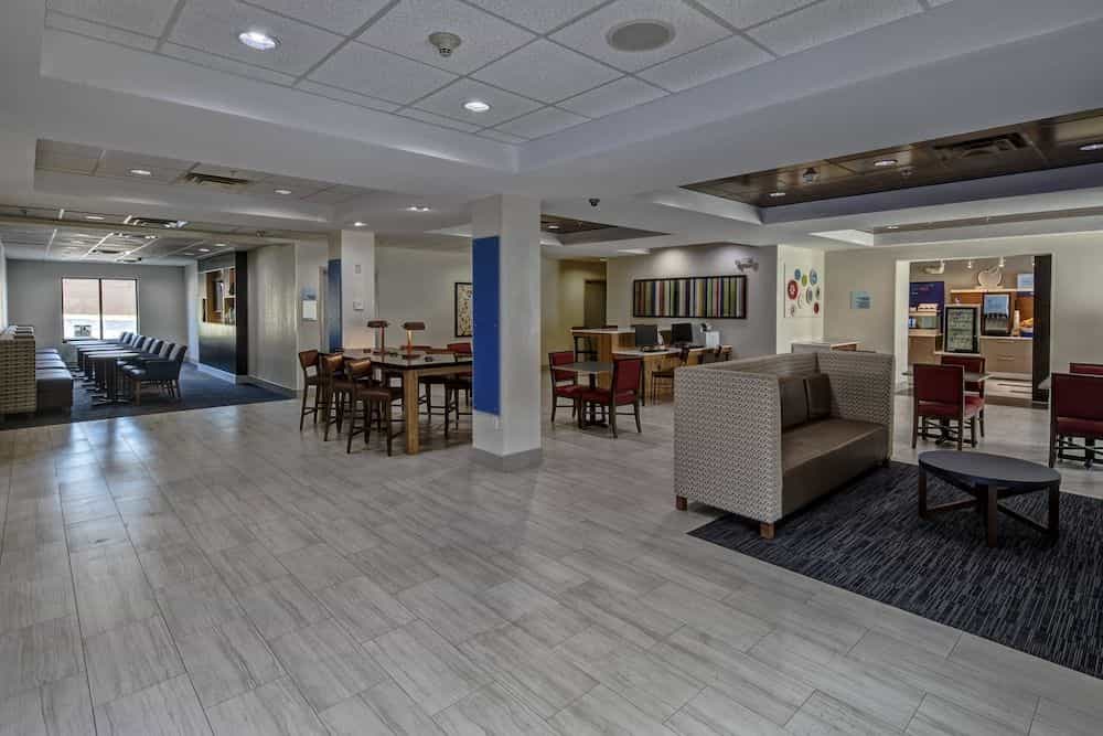HOLIDAY INN EXPRESS & SUITES S