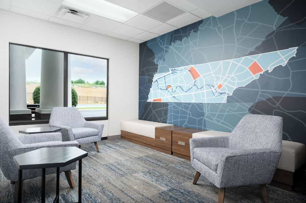 HOLIDAY INN EXPRESS & SUITES N