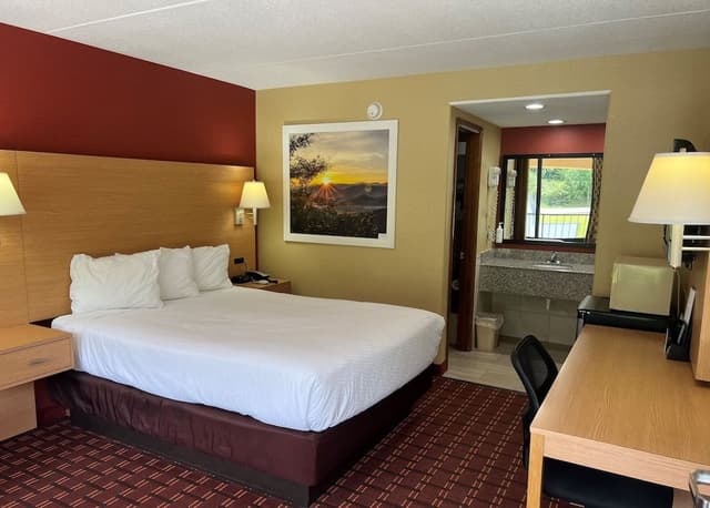 Standard Room, 1 Queen Bed, Non Smoking