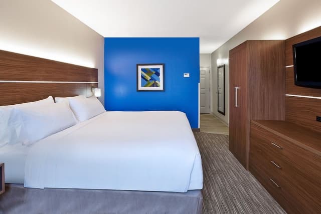 Standard Room, 1 King Bed, Accessible