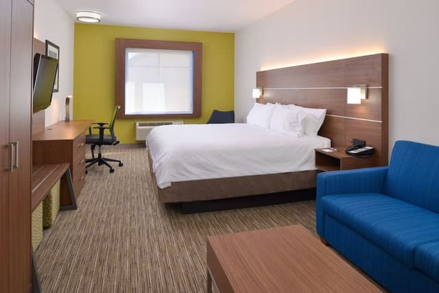 Suite, 1 King Bed, Accessible (Mobility Accessible)