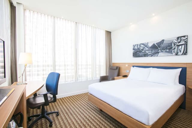 QUEEN ACCESSIBLE ROOM