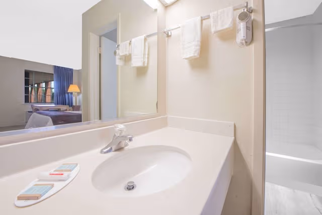 Standard Room, 1 King Bed