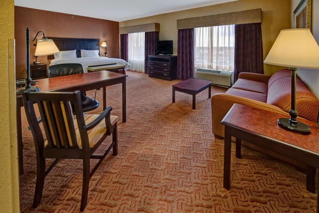 1 KING BED NONSMOKING