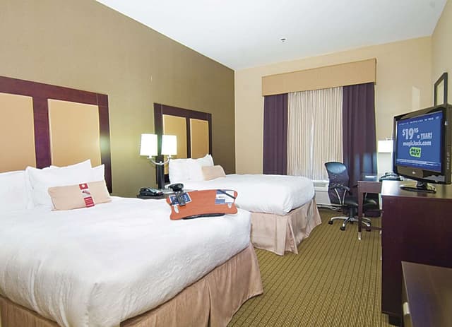 2 QUEEN BEDS NONSMOKING