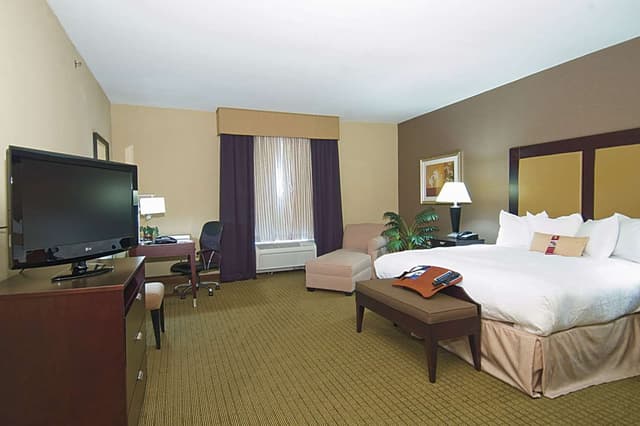 1 KING BED NONSMOKING