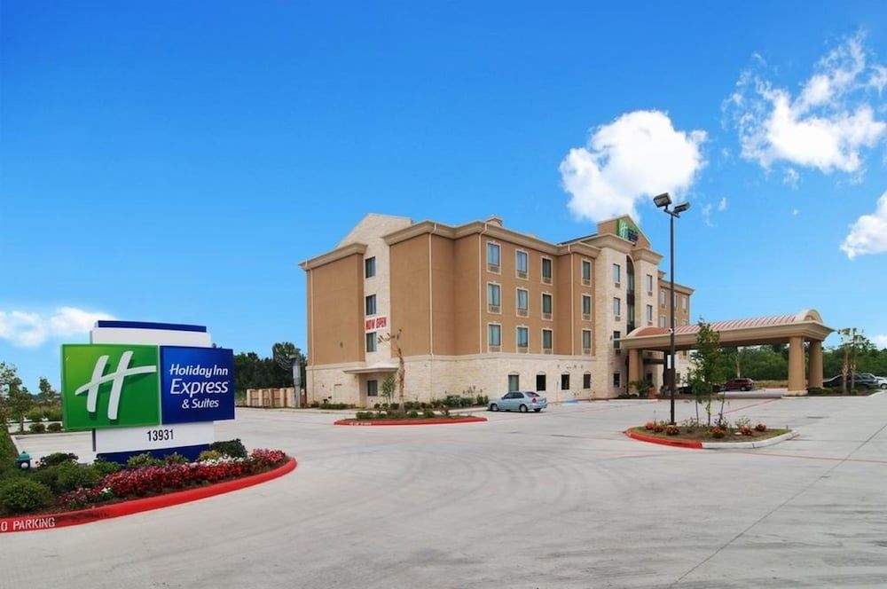 HOLIDAY INN EXPRESS & SUITES H0