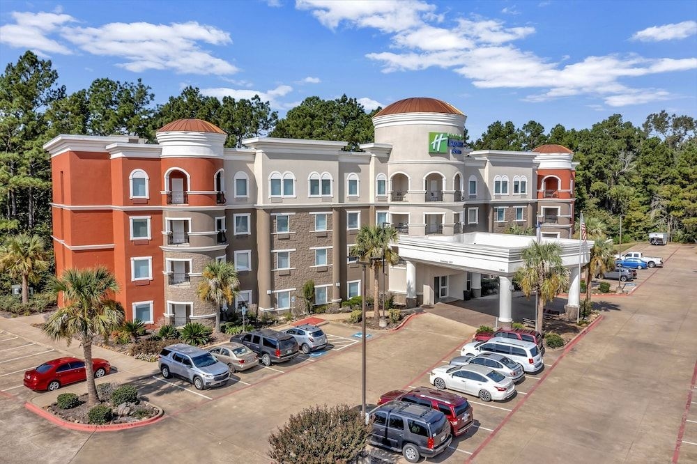 HOLIDAY INN EXPRESS & SUITES L2