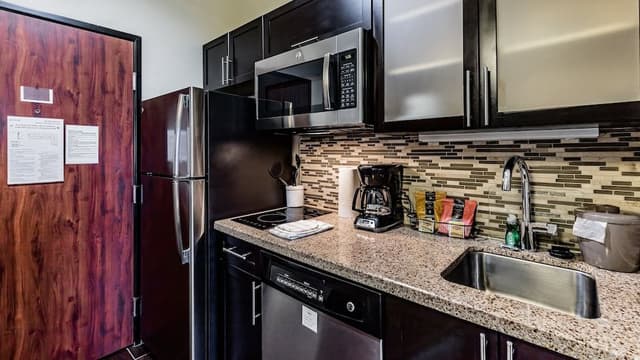 Studio Suite, Kitchen