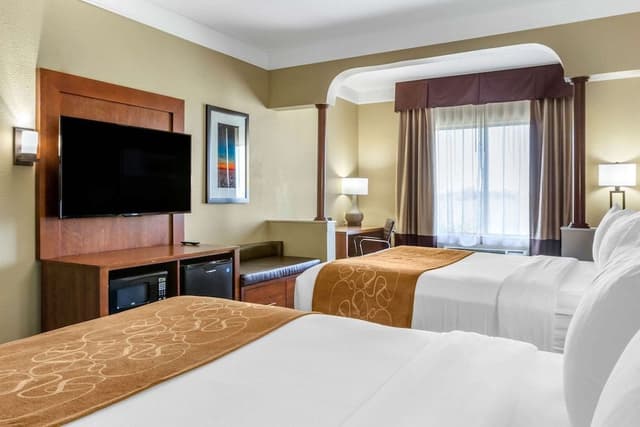 Suite, 2 Queen Beds, Non Smoking