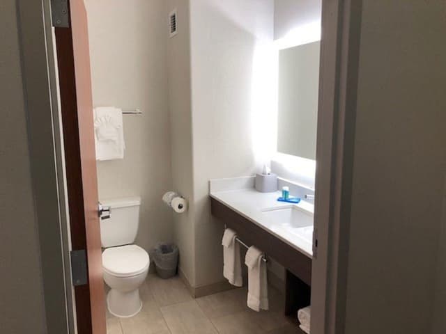 Standard Room, 1 King Bed