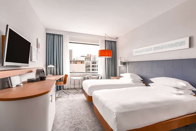 TWIN EXECUTIVE ROOM WITH LOUNGE ACCESS