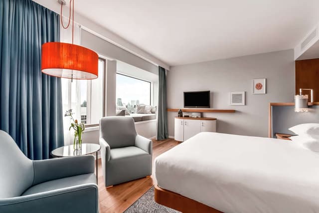 KING JUNIOR SUITE WITH LOUNGE ACCESS