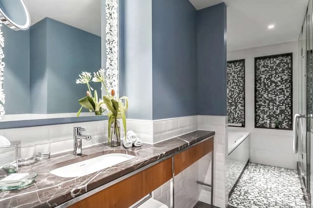 KING JUNIOR SUITE WITH LOUNGE ACCESS