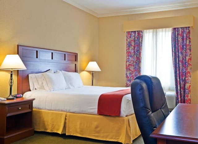 Standard Room, 1 King Bed