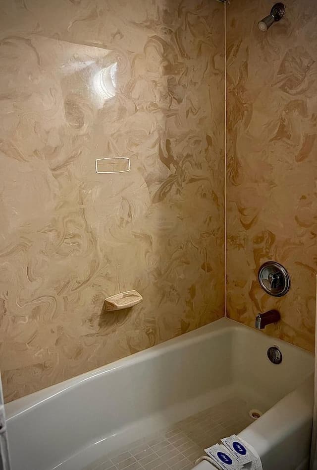Basic Single Room, 1 King Bed, Non Smoking