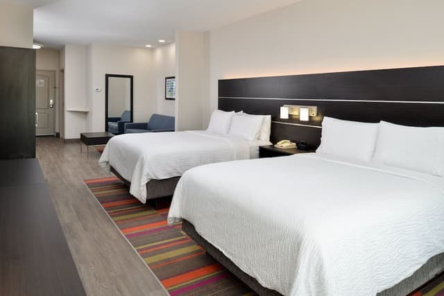 Suite, 2 Double Beds, Accessible (Mobility, Accessible Tub)