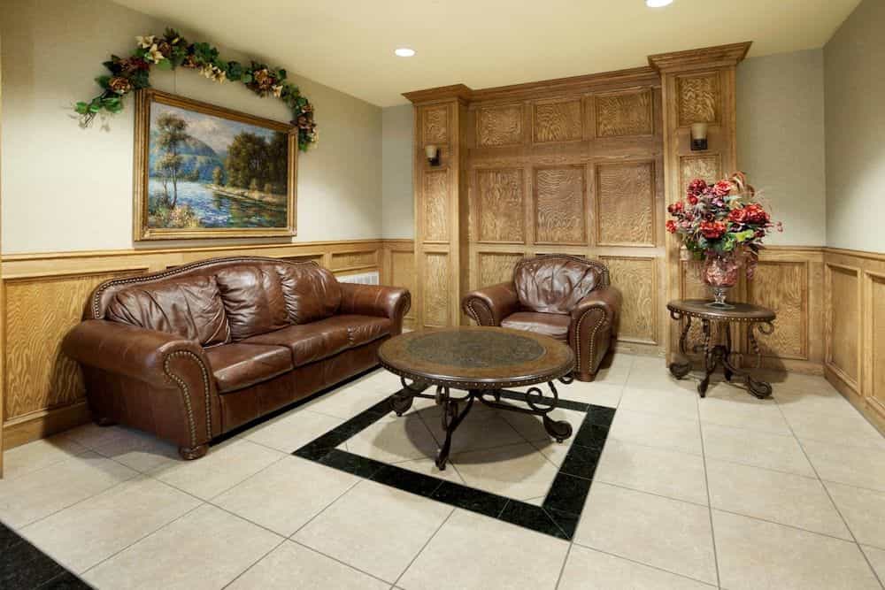 HOLIDAY INN EXPRESS & SUITES Z