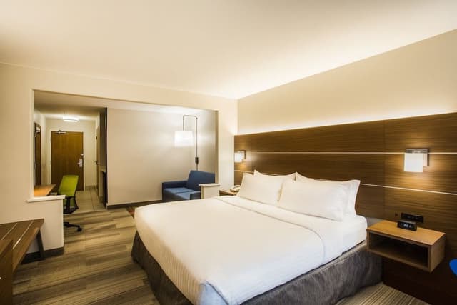 Standard Room, 1 King Bed