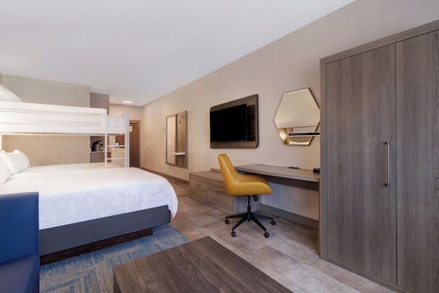Family Suite, 1 Queen Bed