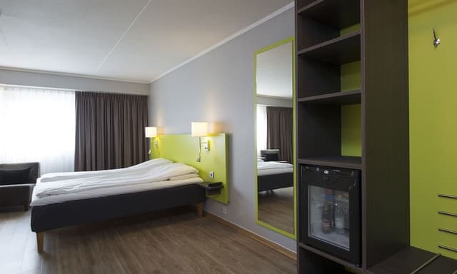 Family Room, 2 Twin Beds, Non Smoking (Standard)