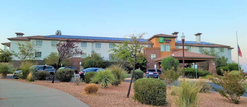 HOLIDAY INN EXPRESS & SUITES S