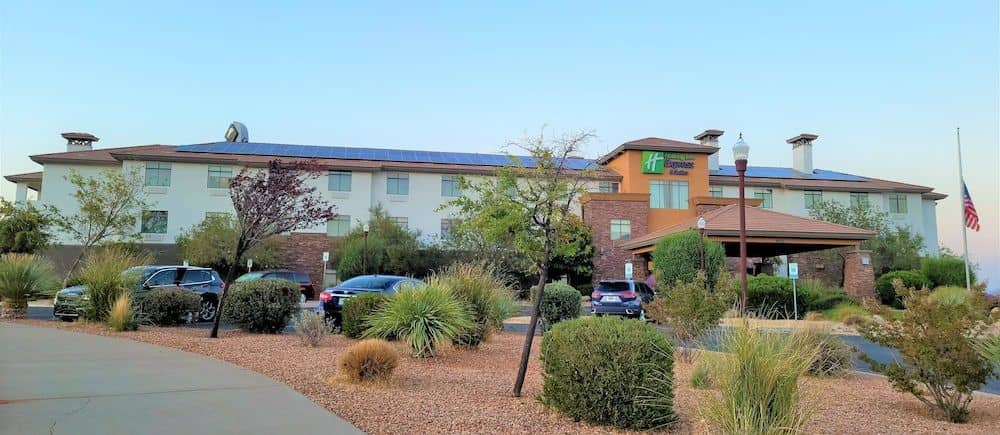 HOLIDAY INN EXPRESS & SUITES S HOLIDAY INN EXPRESS & SUITES S