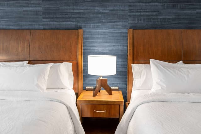 2 QUEEN BEDS DELUXE