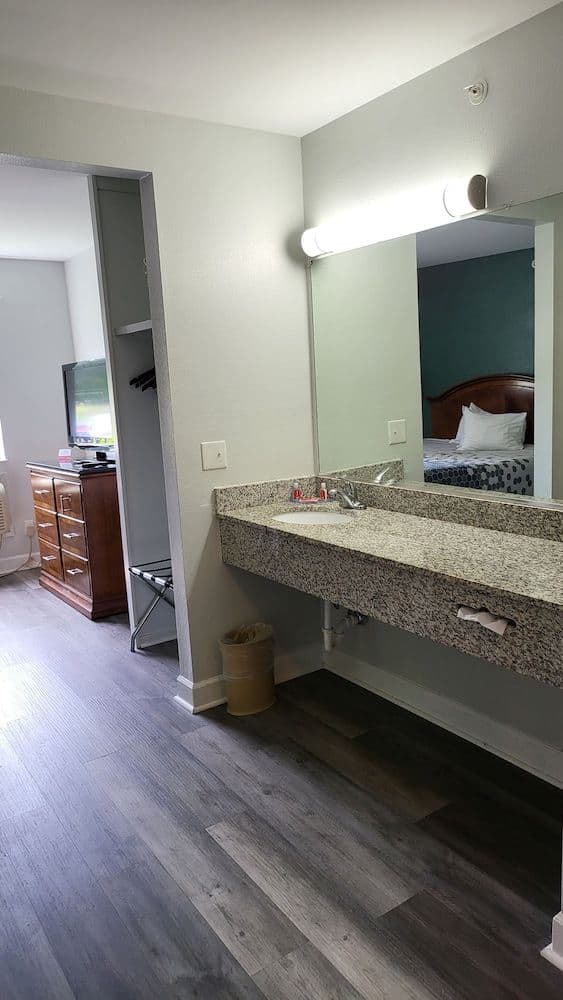 Executive Suite, 1 King Bed with Sofa bed, Non Smoking, Ensuite