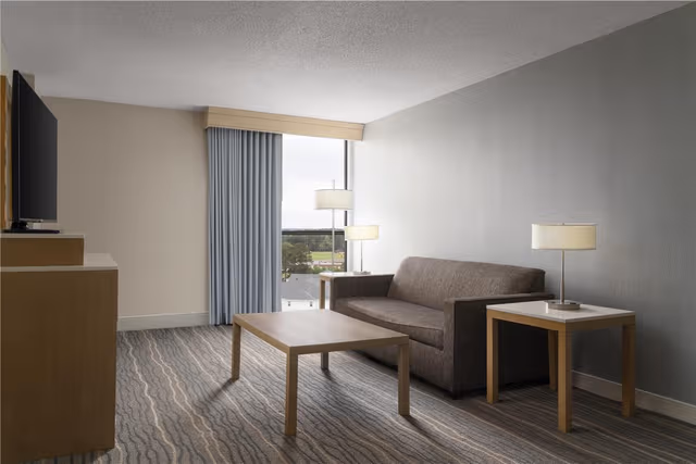 1 KING BED 2 ROOM SUITE-NONSMOKING