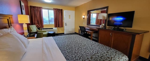 Deluxe Room, 1 King Bed with Sofa bed, Non Smoking