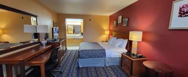 Deluxe Room, 1 King Bed with Sofa bed, Non Smoking