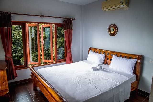 Seaview Deluxe Double Bed