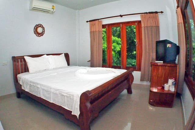 Seaview Deluxe Double Bed