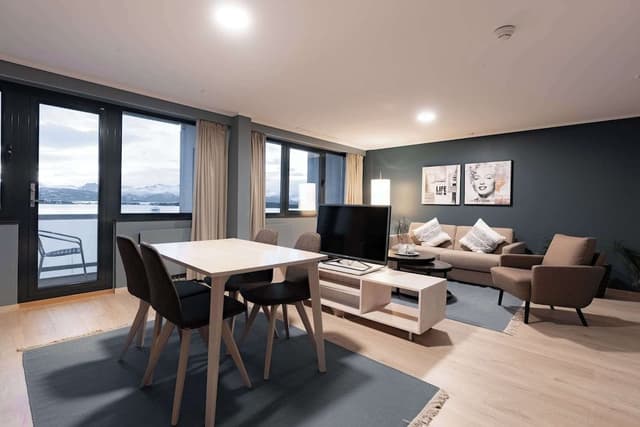 Suite (Master)