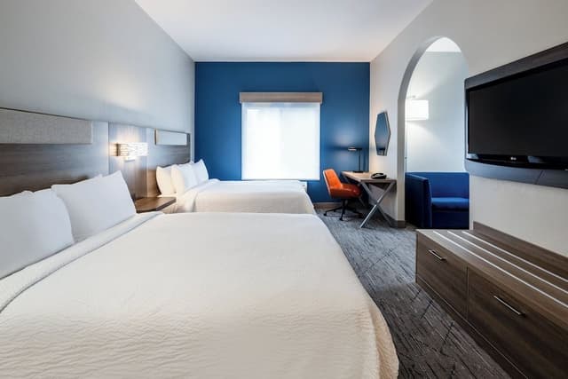 Suite, 2 Queen Beds (Extra Living Area)