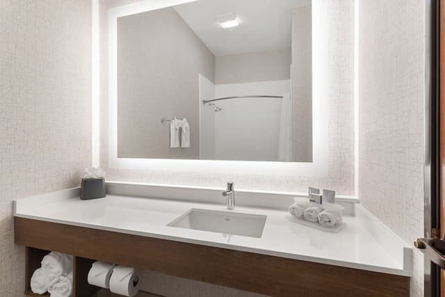 Standard Room, 2 Queen Beds, Accessible (Comm, Mobil, Accessible Tub)