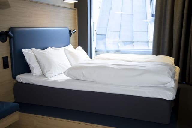 Double Room (Compact)
